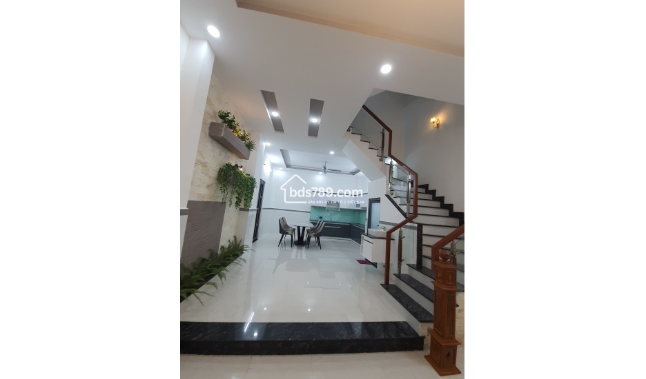 Bán nhà góc hai mặt tiền đường 11 Trường Thọ Thủ Đức TPHCM,LH 0909428959